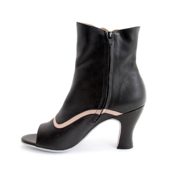 SOLD Fluevogs bethsaida boots - Picture 3 of 9